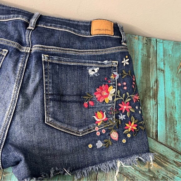 American Eagle Floral Embroidered Hi Rise Cut off Denim Jean Shorts Raw Hem 10 - Picture 9 of 15